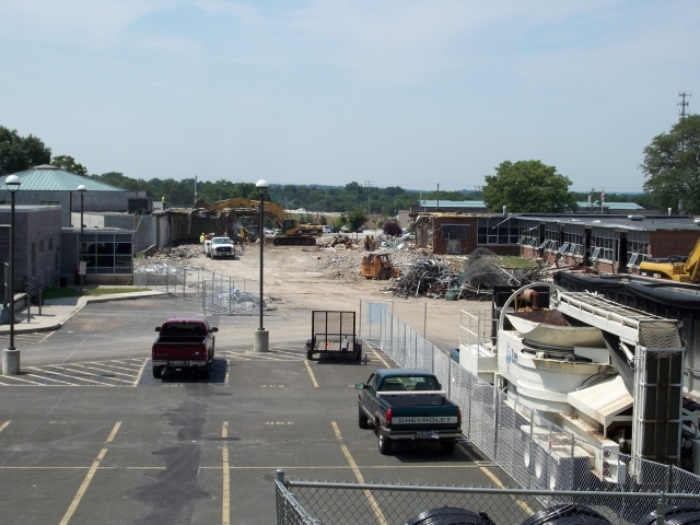 7-25-08: The one wing of the old building is gone, as is the bus platform.