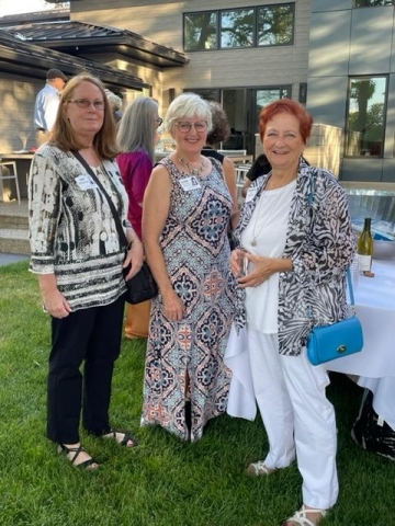 Jan Thomas, Linda Pynnonen, Chris Nair