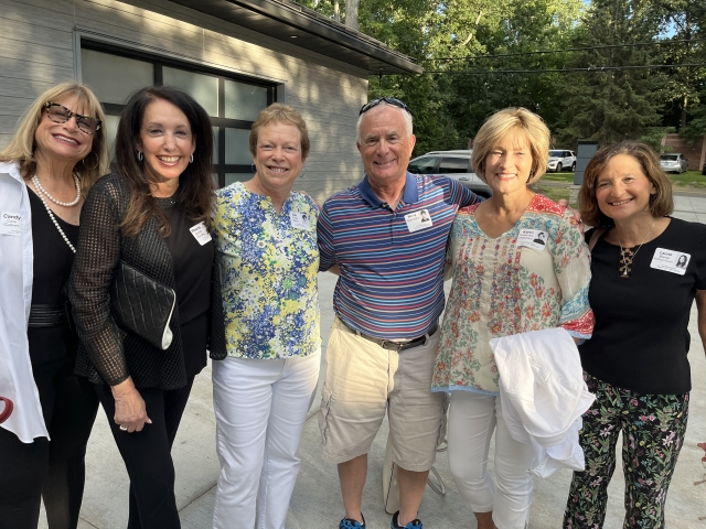 Candy Cane, Rhona Barnett, Jan Knapp,
Morry Bornstein, Karen Driessnack, Laurel Brainin