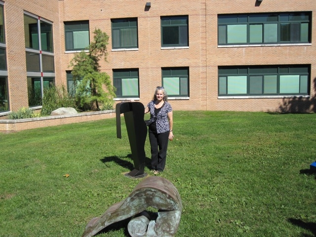 The artist and her work - Bravo Sarah!