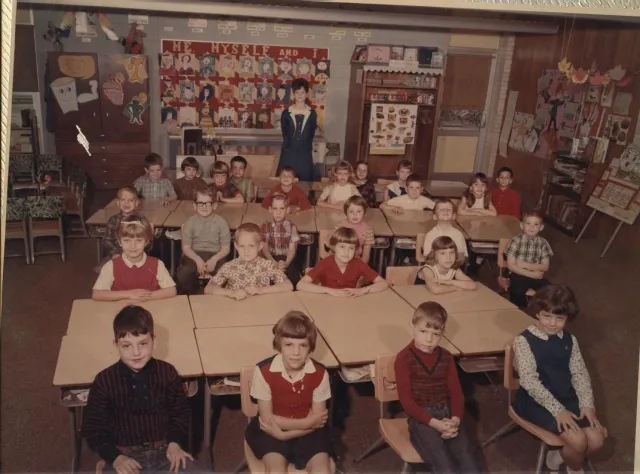 1st Grade Sherwood Elementary
1967-68 (?)
Not Sure of the Teachers Name
