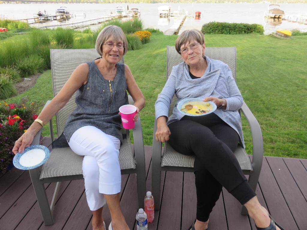 Sue MT & Marilyn Scarpino just relaxing.