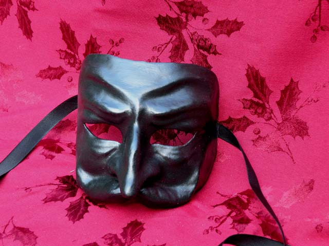 Pantalone nero (paper mache) Can $49