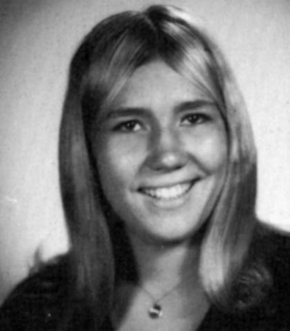 Betsy Peckron Guinn: Senior Picture