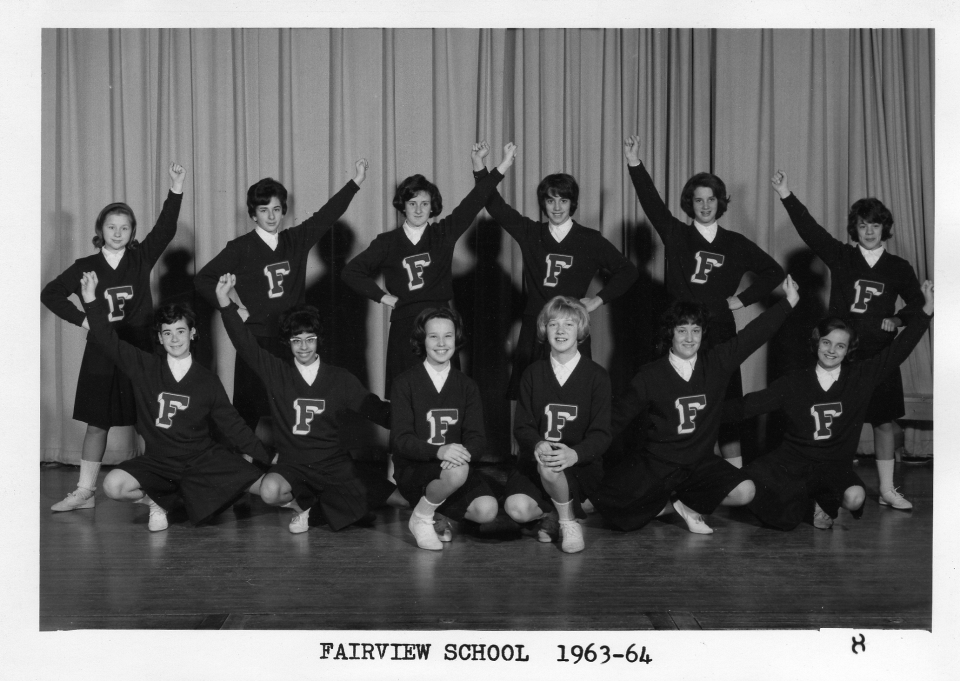 8th Grade Cheerleaders